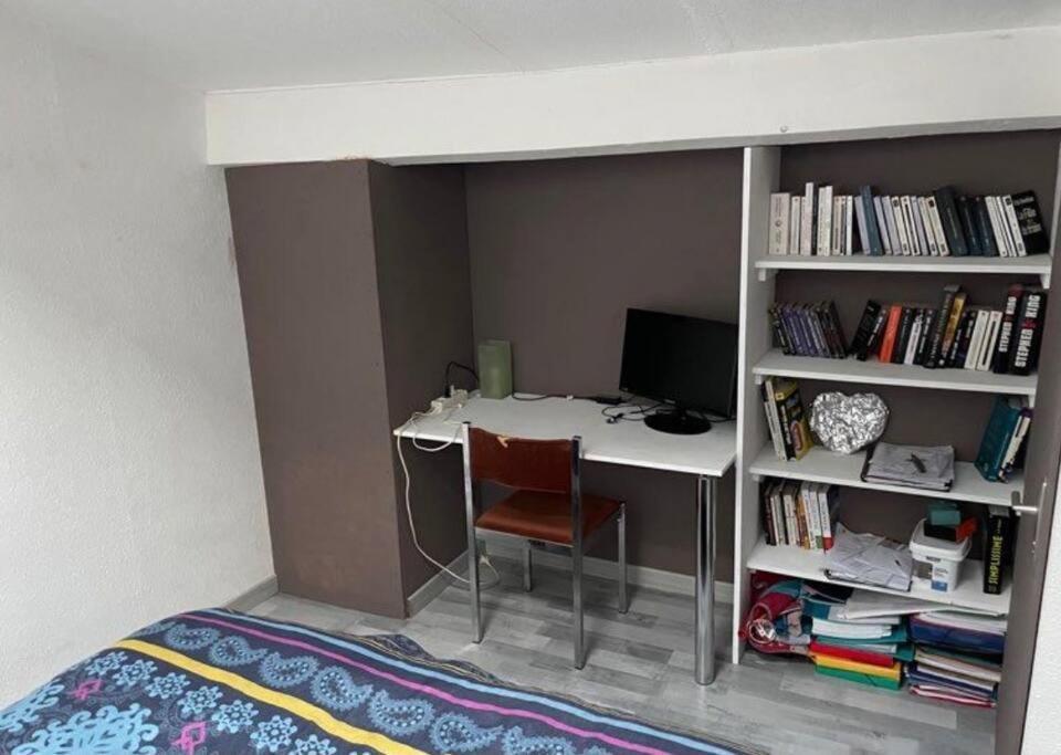 Joli Duplex En Centre Ville De 40M2 Climatise Istres Dış mekan fotoğraf